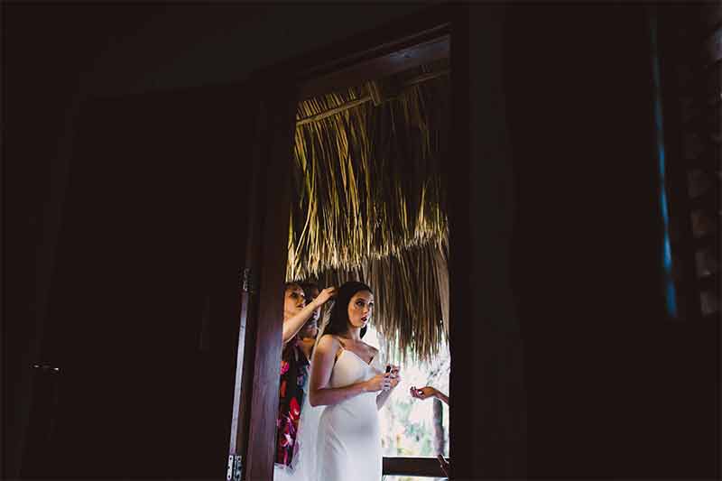 makeup bride beach