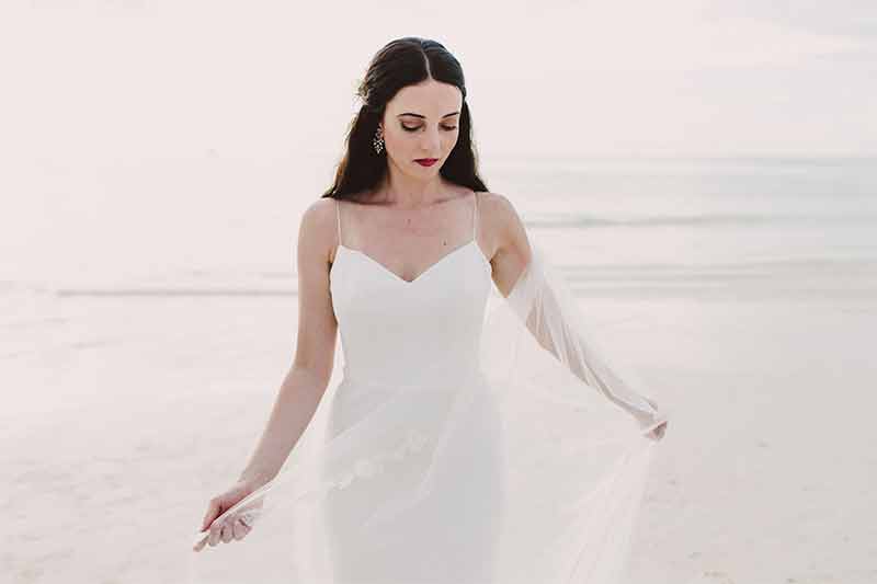 makeup bride beach