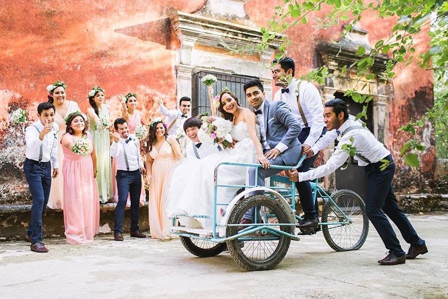 Wedding couple Playing around with their bridesmaids and bestmans at Hacienda Uayamon