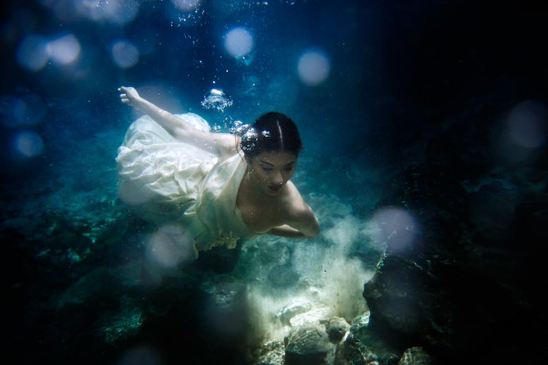 Bride swiming at Xbatun