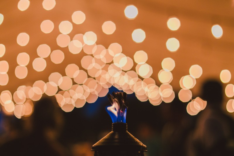 Torches decoration for a beach wedding