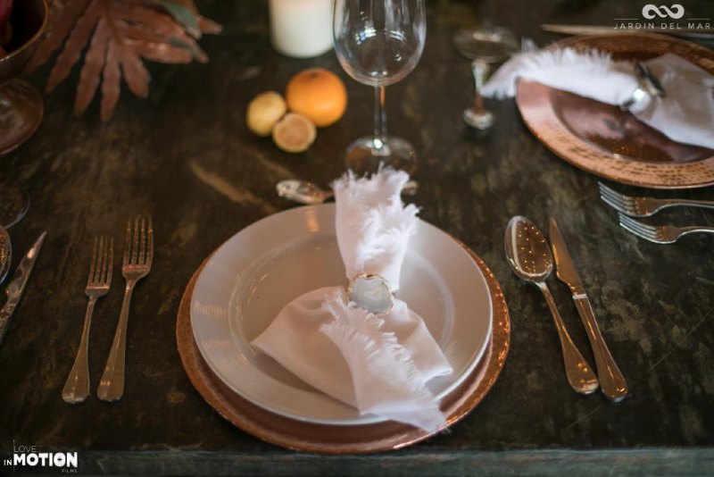 Minimalist tabletop for a wedding in Cancun