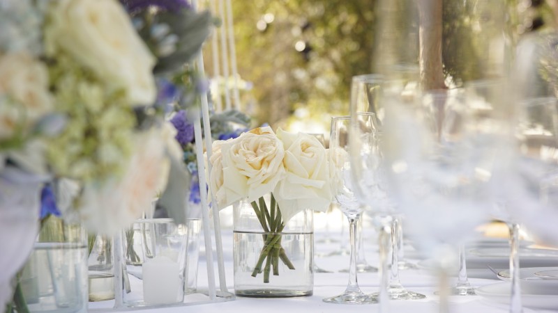 White details for a wedding in Cancun