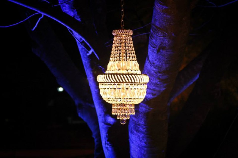 Gorgeous chandelier for beach weddings