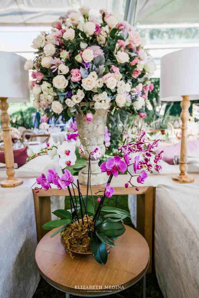 Lovely flowers to decorate a wedding with a romantic style