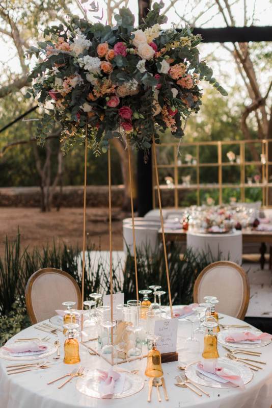 Vintage wedding furniture in Cancun