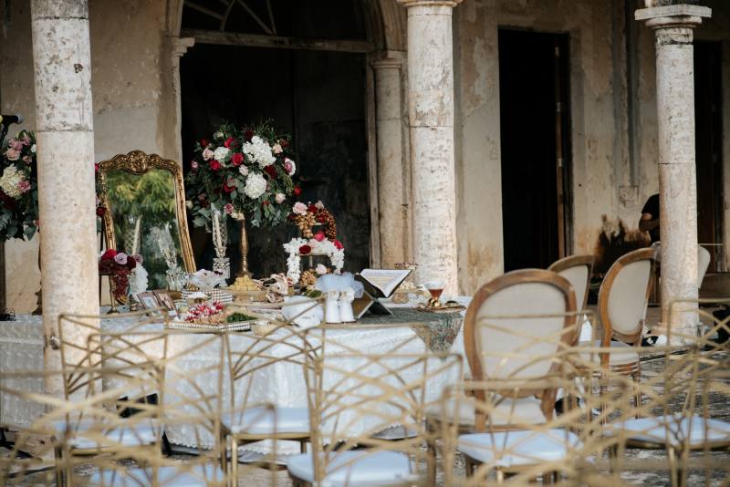 Vintage wedding furniture in Cancun