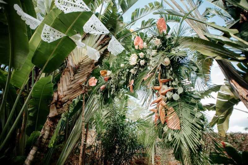 Decoration with wild flowers