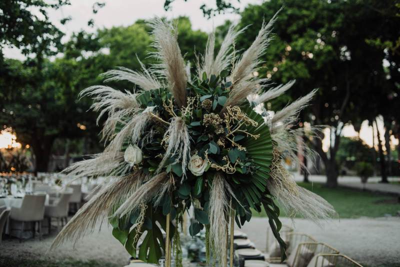 Decoration with wild flowers