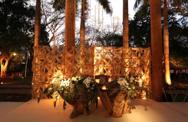 wooden Wedding furniture in cancun 