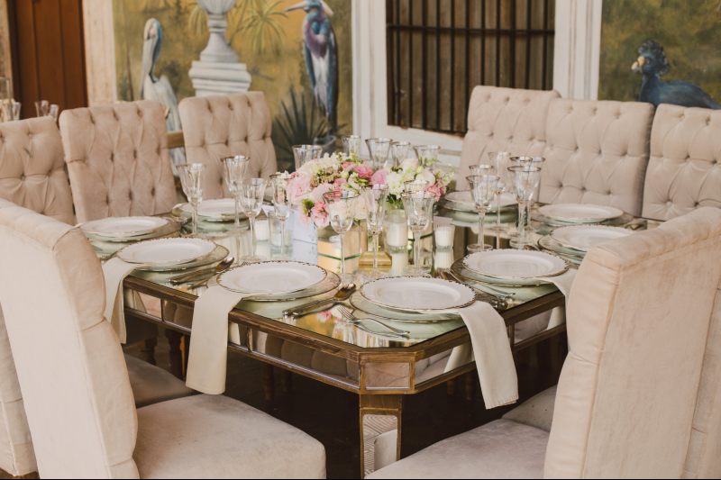 Vintage furniture for your wedding in Cancun