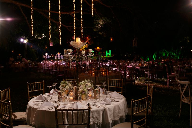 Beautiful decoration for an evening wedding in Cancun.